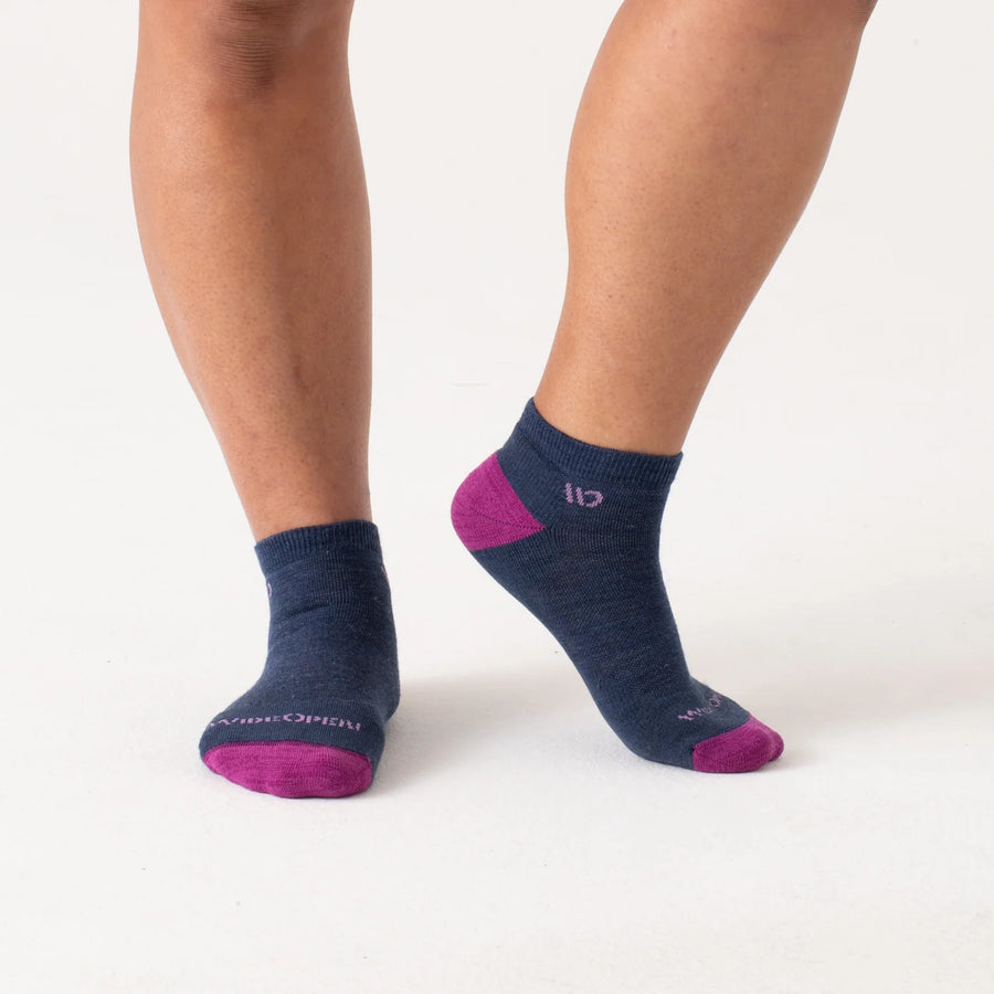Wide Open Women's Solid Cushion No Show Wide Width Socks (9500)