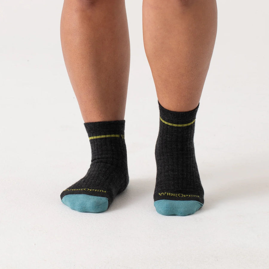 Wide Open Women's Single Stripe Cushion 1/4 Wide Width Sock (9501)
