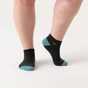 Wide Open Women's Solid Cushion No Show Wide Width Socks (9500)