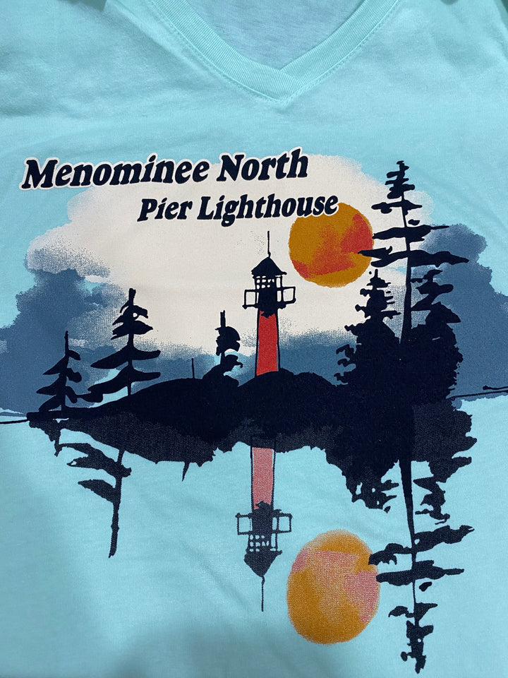 Menominee North pier lighthouse T-shirt