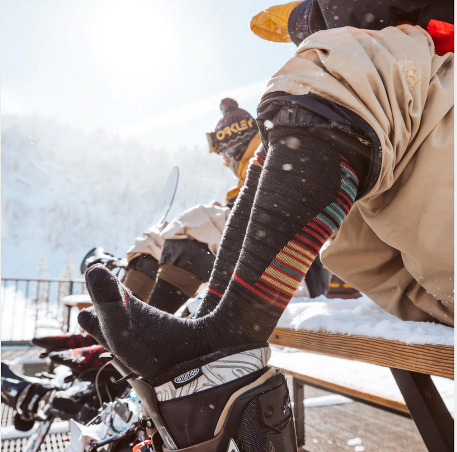 x Darn Tough Men's Snow Over-the-Calf Socks LWC (8016)